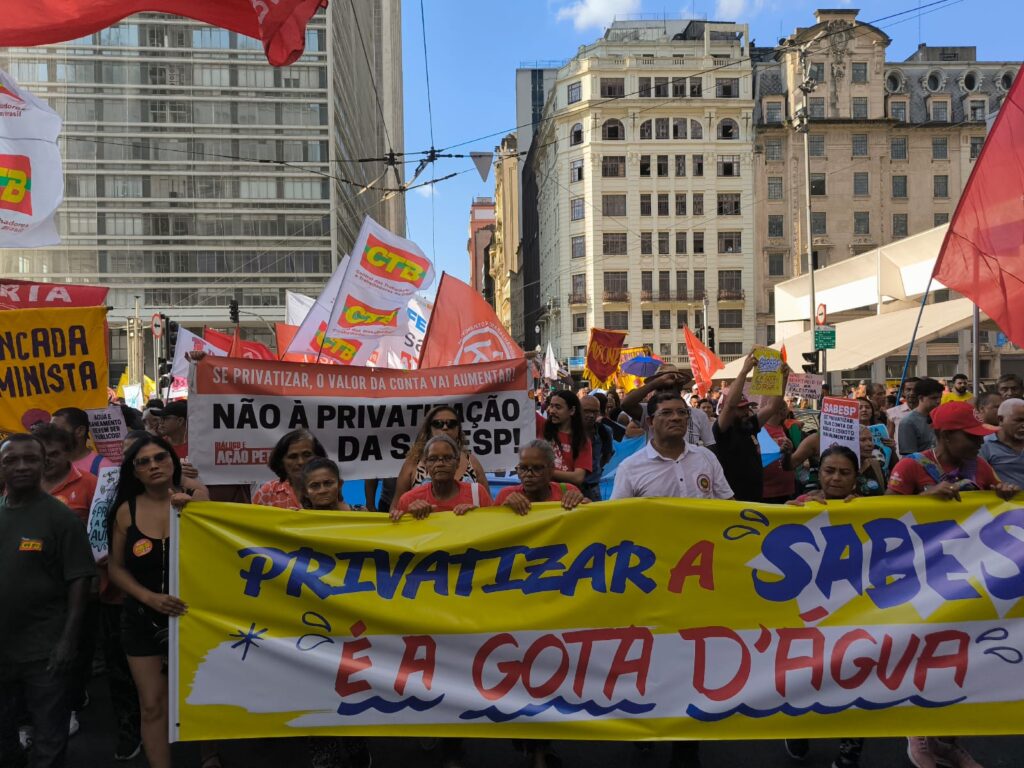 Carta Capital – Artigo “Para privatizar a Sabesp, governo Tarcísio joga contra a população”